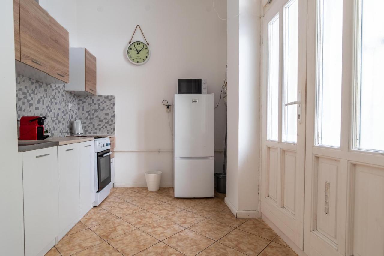 Апартаменты Very Central 1-Br Apt With Patio Будапешт Экстерьер фото
